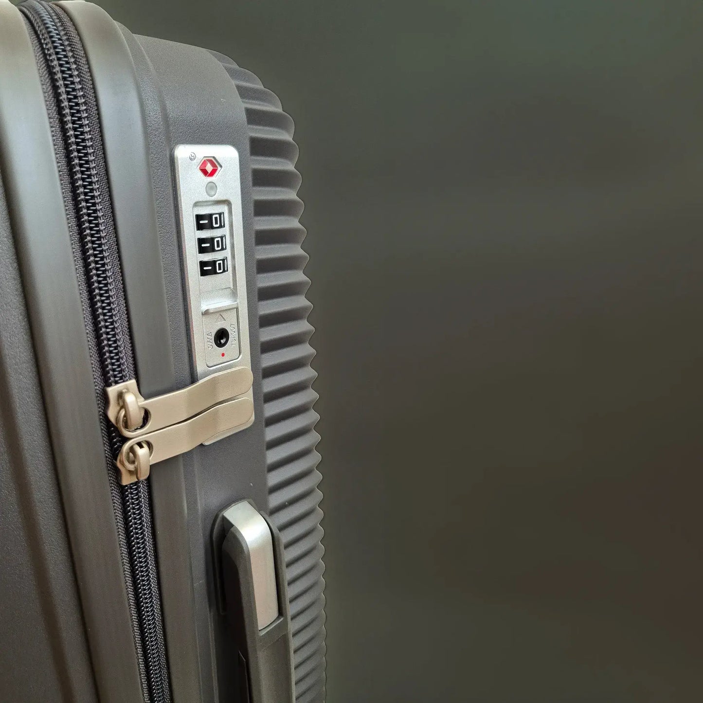 Dululux Dark Grey handbagagekoffer close up TSA-lock